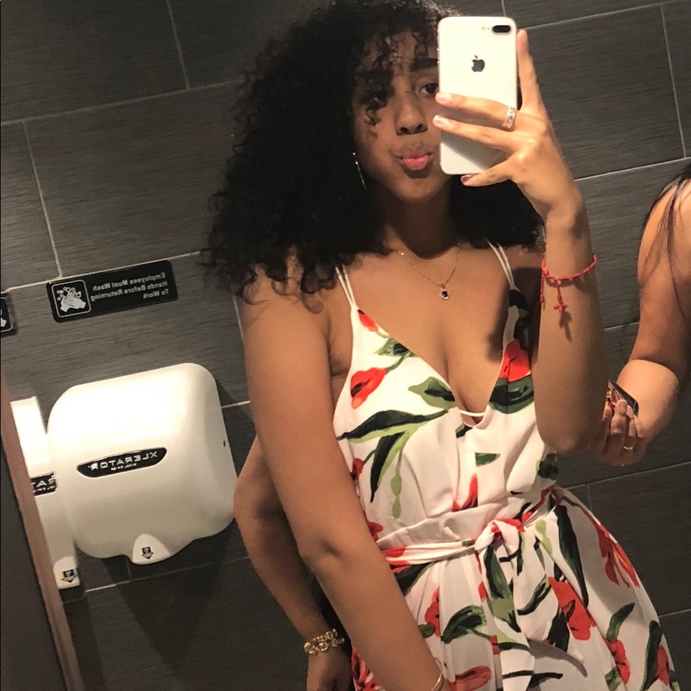 Meet your Posher, Yaniriana